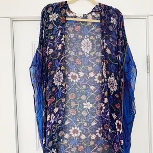 Elizabeth Gillet Floral Print Kimono